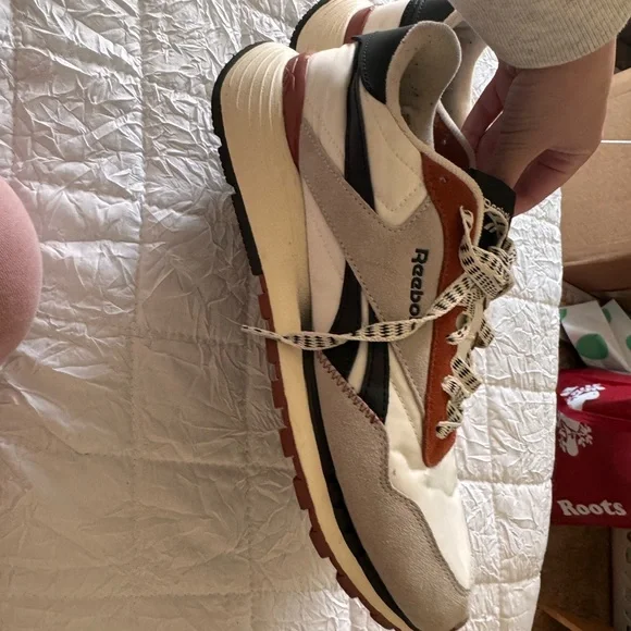 Reebok White and Tan Sneakers - Picture 2 of 4